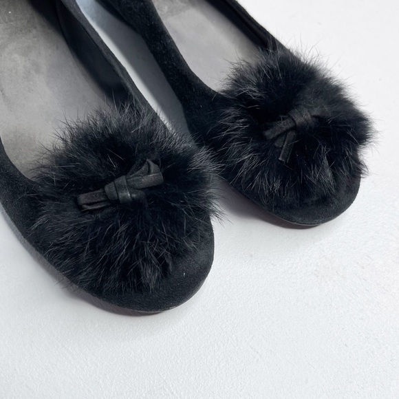 Stuart Weitzman Black Leather Ballet Fur Pom Pom Sz 6 - Picture 3 of 8